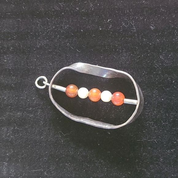 Host pick! ⭐Silver pendant with Cornelian beads - Picture 1 of 1